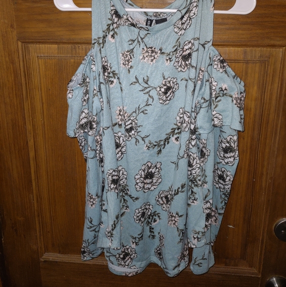 Ladies blouse - Picture 4 of 4